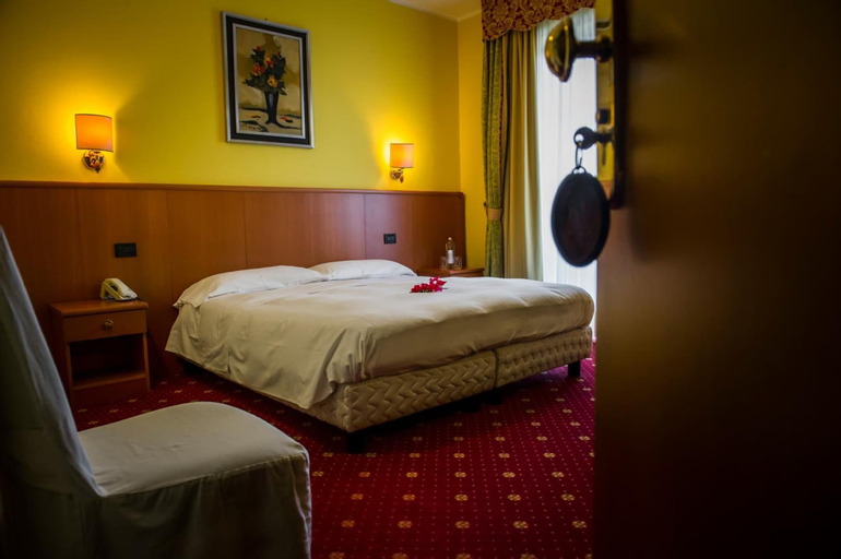 Bedroom 3, Hotel Cinzia, Vercelli