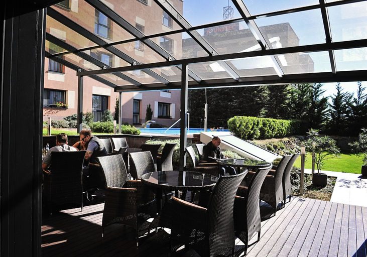 Food & Drinks 4, Melrose Apartments 2, Bratislava V