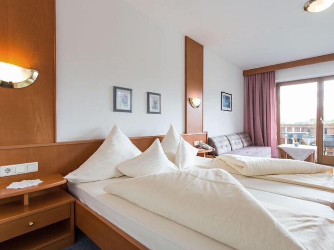 Bedroom 4, Landhotel Jäger, Innsbruck Land
