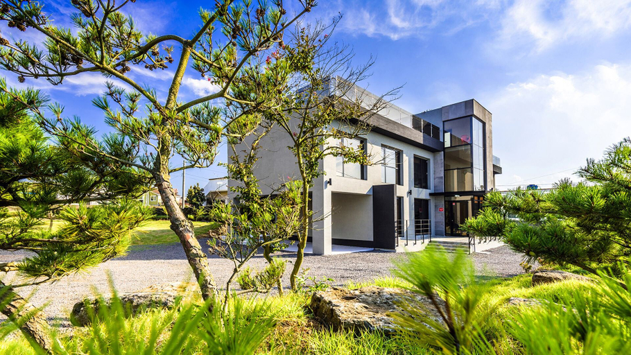 Exterior & Views 2, Le Mabin Pension, Jeju
