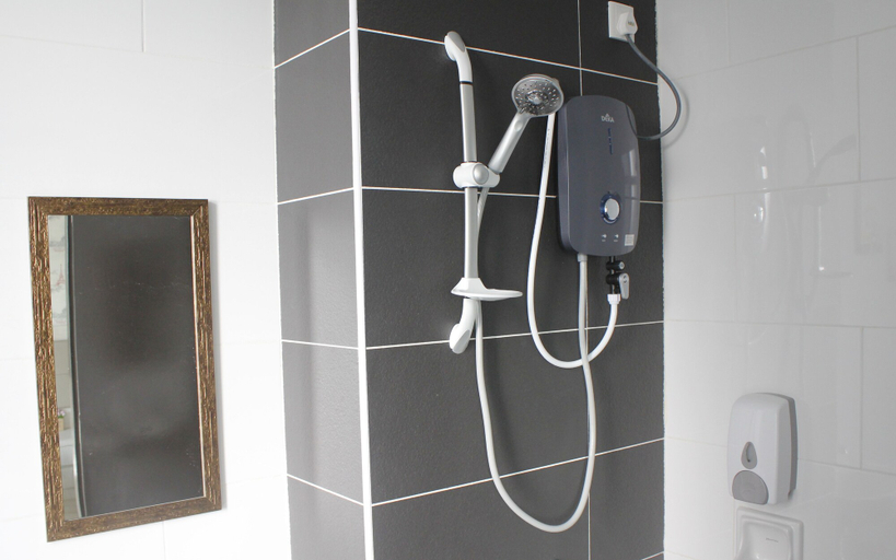 Bathroom 4, H2H Holland Cottage, Kinta