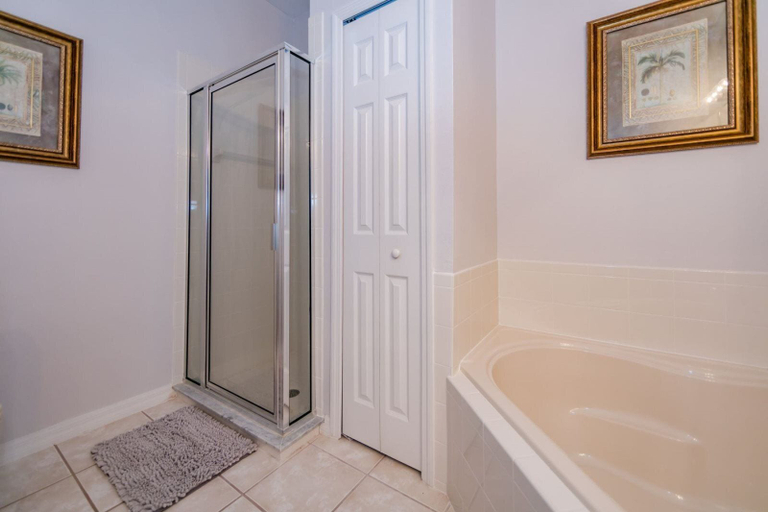 Bathroom 4, Glenbrook_16643, Lake