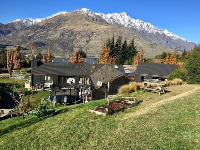 Quail Rise - Home with spectacular views, Queenstown-Lakes