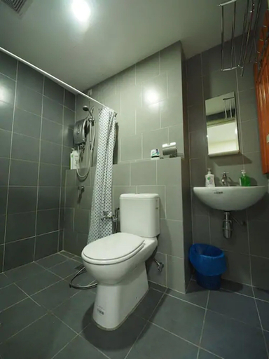 Bathroom 3, Flexi One South by SYNC, Seri Kembangan