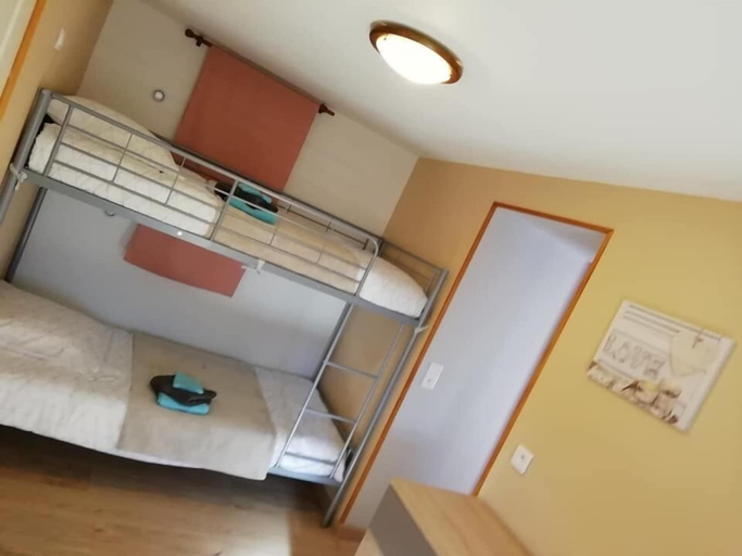 Bedroom 2, Chez Patou - Chambre d'Hôte, Haute-Loire