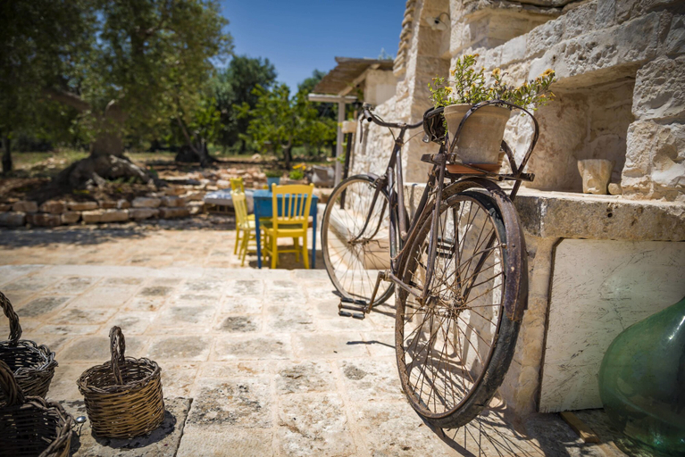 Others 5, Paradise Trulli, Bari