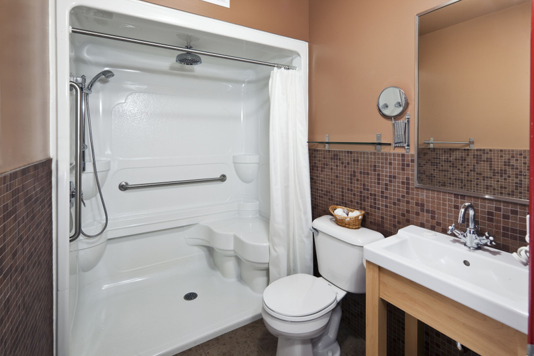 Bathroom 4, Hôtel-Motel Castel de la Mer, Charlevoix-Est