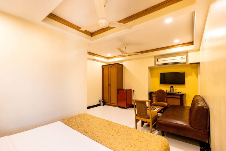 Bedroom 3, Hotel Parklane, Mumbai City