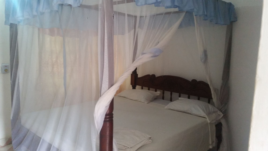 Bedroom 3, St. Gotthard Motel Bar & Restaurant, Malindi
