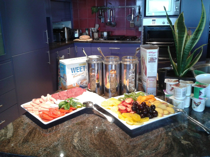 Food & Drinks 5, Allegra House, Far North