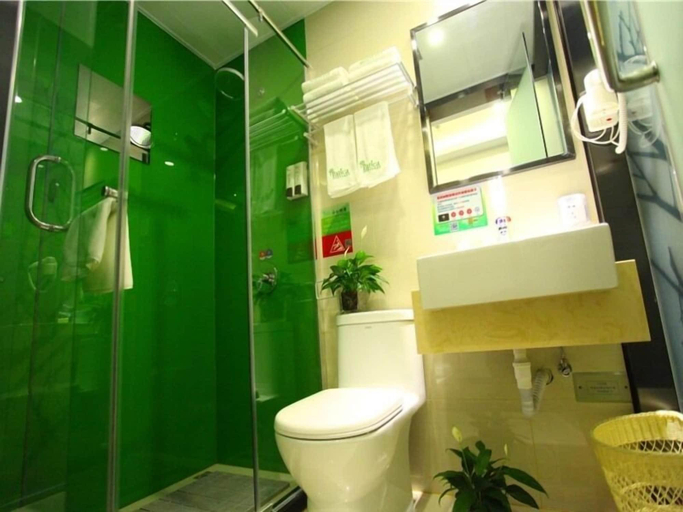Bathroom 4, Vatica Beijing Chaoyang West Dawang Rd Jiulongshan Metro Station Hotel, Beijing