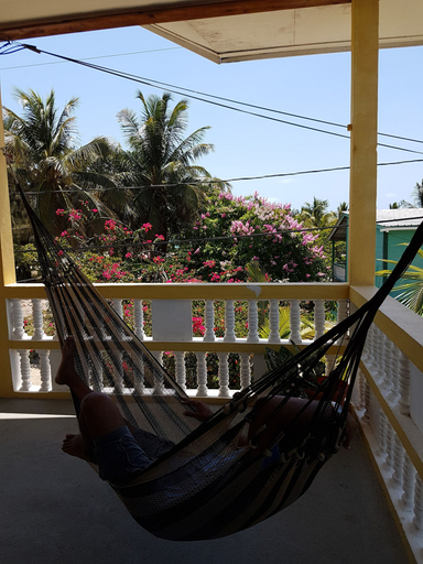 Others 4, Serenade Hotel