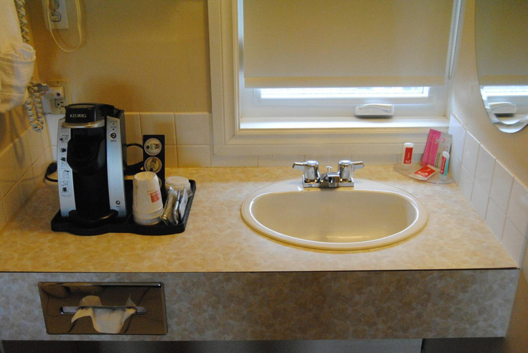 Bathroom 3, Economy Inn, Division No. 11