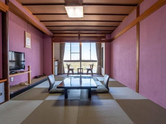 Bedroom 3, Ama no shima, Toba
