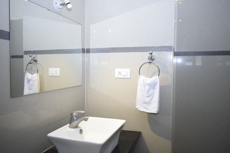 Bathroom 5, Hotel Golden Castle, Mysore
