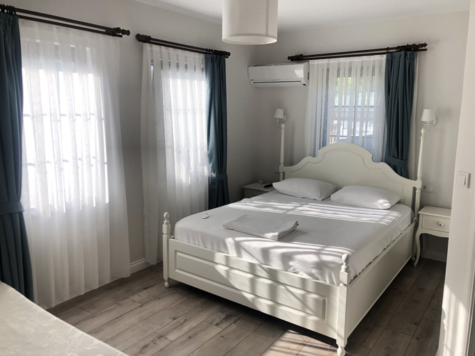 Bedroom 2, Bozcaada Kırlı Otel, Bozcaada