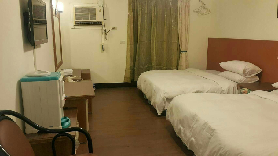 Bedroom 2, Yi Sian Hot Spring Hotel, Taitung