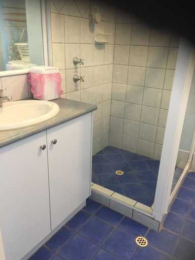 Bathroom 4, Driftwood Apartments, Esperance