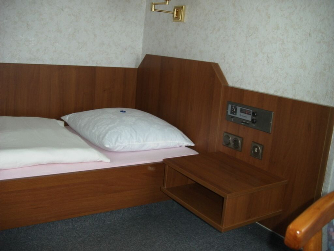Bedroom 4, Landgasthof & Hotel Waldow, Spree-Neiße