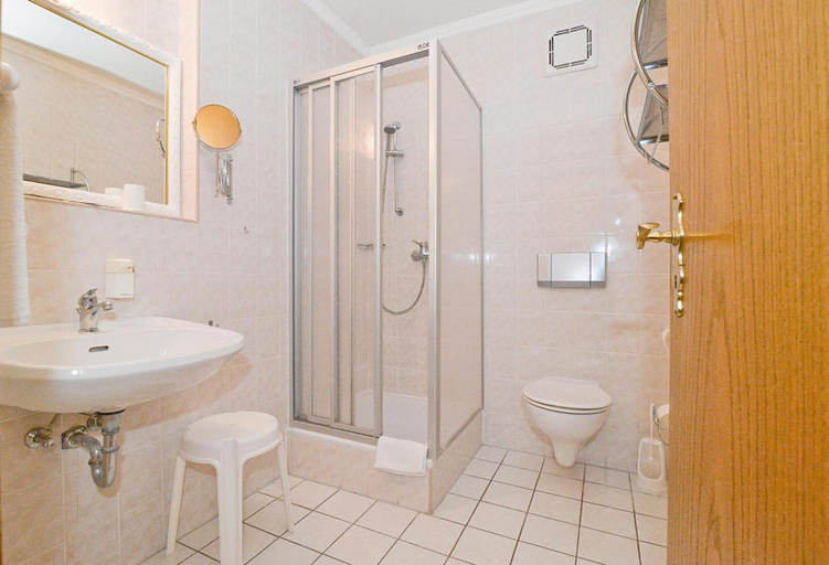 Bathroom 5, Landgasthof & Hotel Waldow, Spree-Neiße