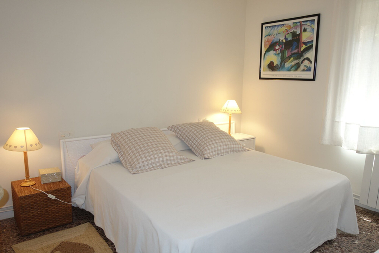 Bedroom 2, Apartamento Sa Llum, Girona