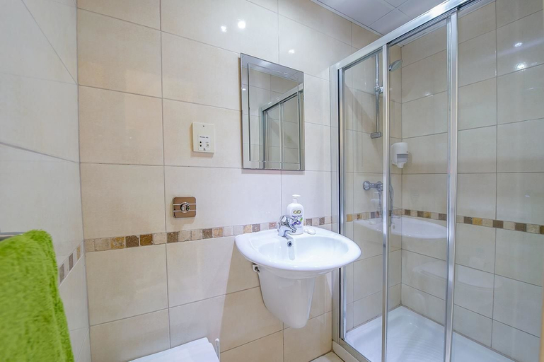 Bathroom 4, Electra Guesthouse