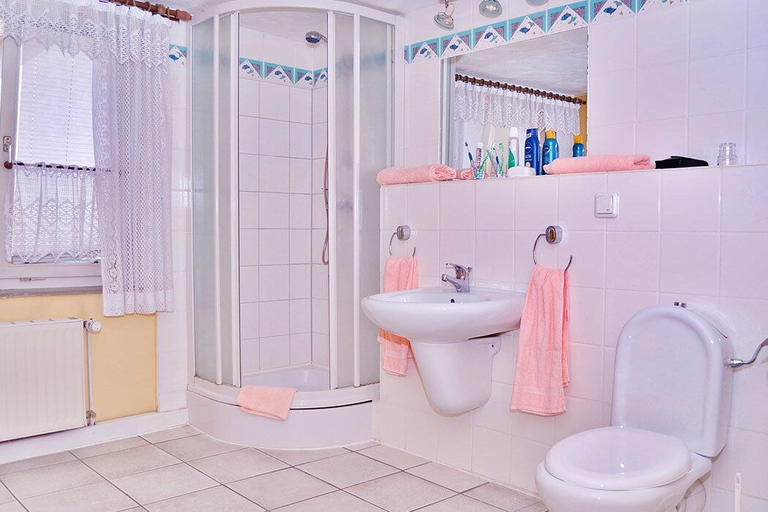 Bathroom, Altstadtgasthof Zur Krone, Werra-Meißner-Kreis