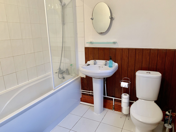 Bathroom, Gordon House, Northamptonshire