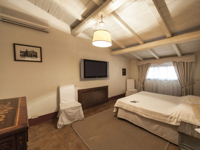 Bedroom 2, Castello di Torcrescenza, Roma