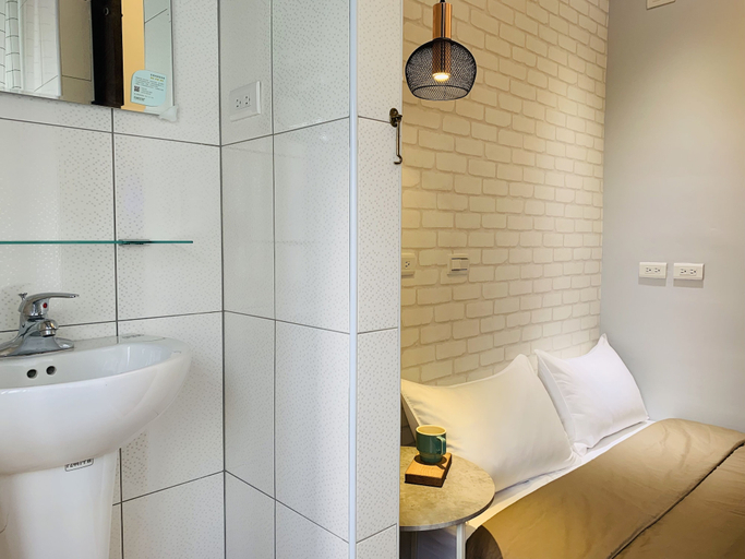 Bathroom, OYAJI Guesthouse, Tainan