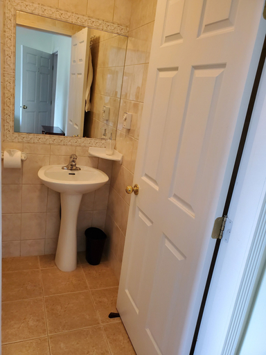 Bathroom 4, Sonora Desert Inn, Okanagan-Similkameen