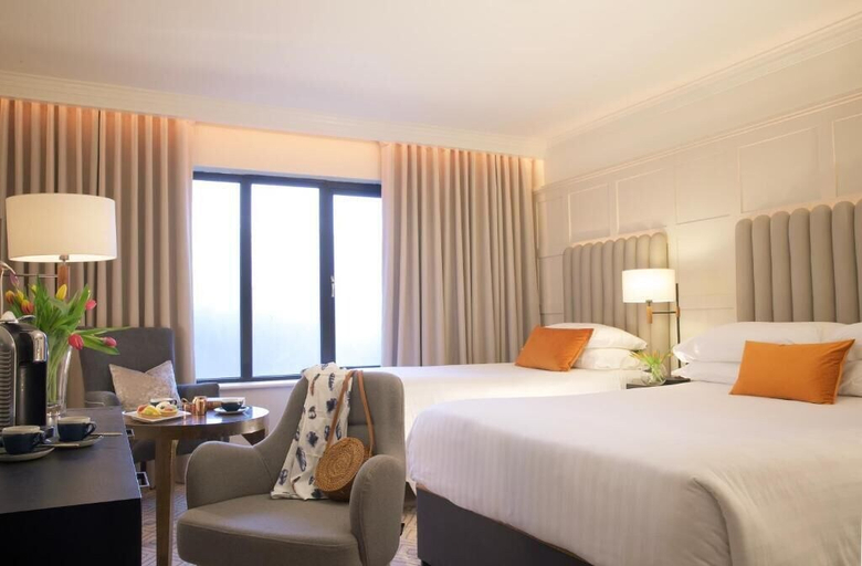 Bedroom 3, Castlecourt Hotel