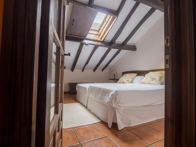 Bedroom 2, Corrada Torales, Asturias