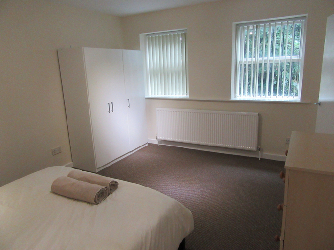 Bedroom 2, No 4, Sefton