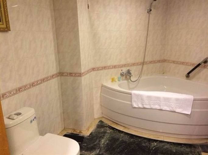 Bathroom, Langfang International Hotel, Langfang