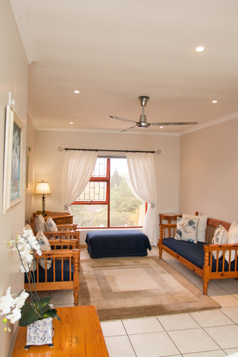 Others 5, Jenny's Guest House, Cacadu