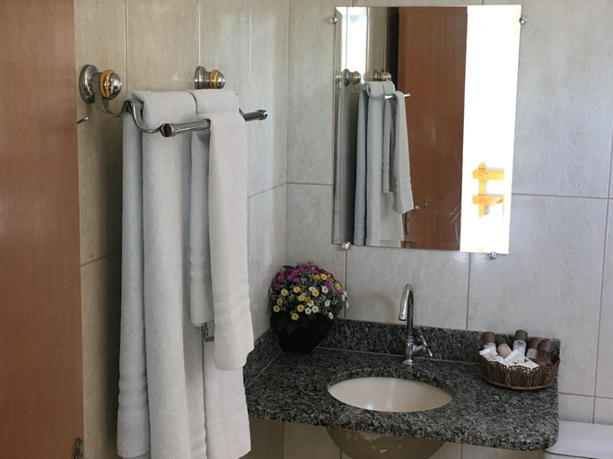Bathroom 4, Trindade Hotel, Trindade