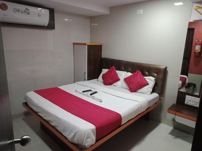 Bedroom 3, Hotel Star Mumbai Residency, Mumbai Suburban