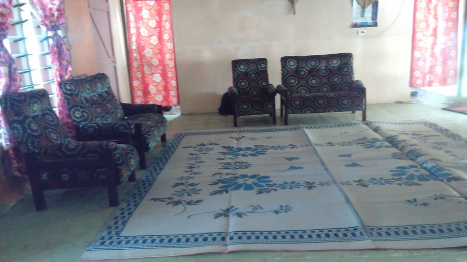 Others, Nacula Homestay, Ba