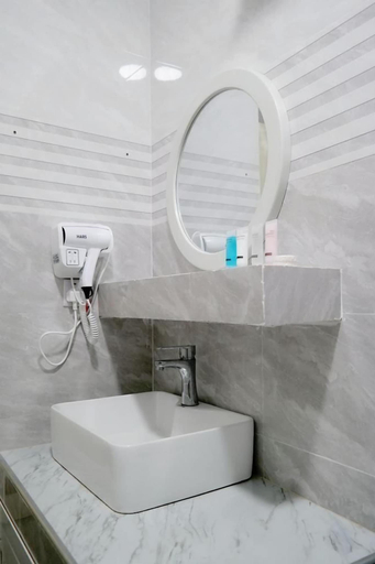 Bathroom 4, Greenlight Apartments, Mjini