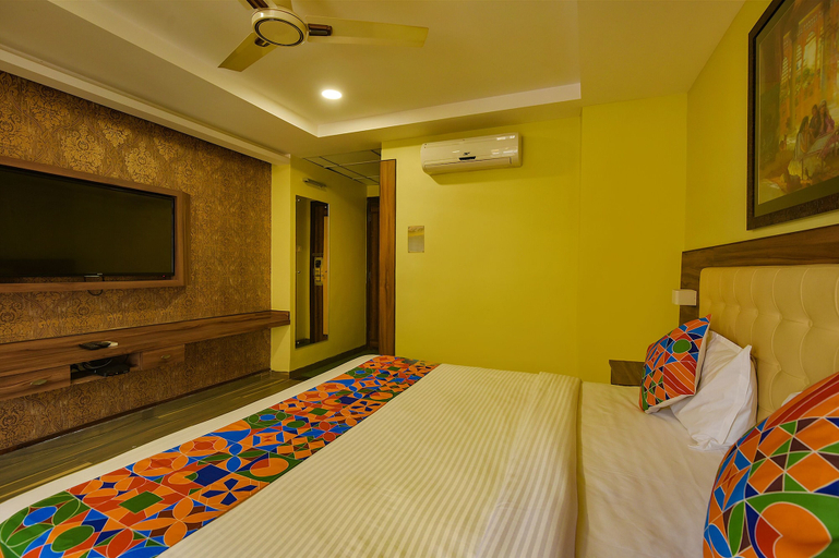 Bedroom 3, Fabhotel Phoenix Resorts, Bangalore
