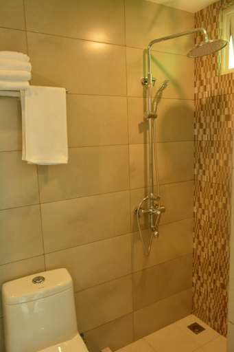 Bathroom 3, The Aquzz, Malé