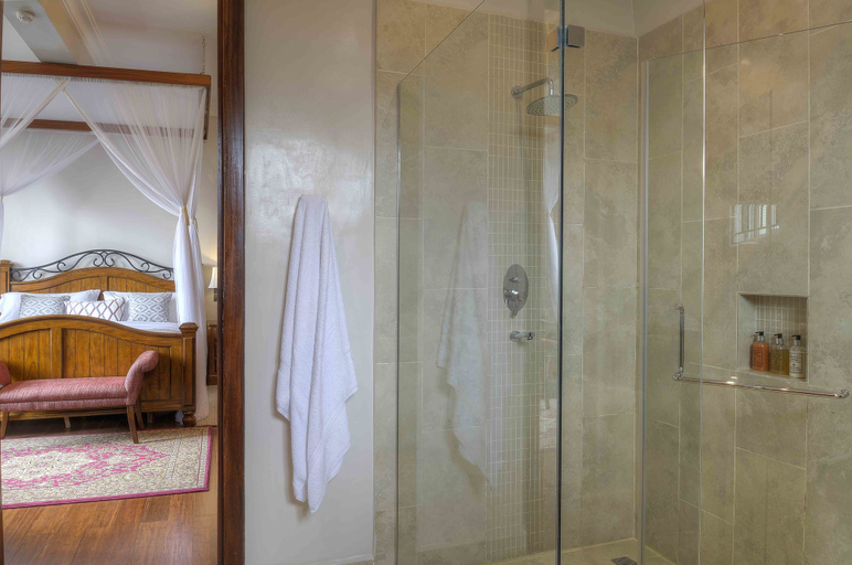 Bathroom 4, The Bishop's House Rwanda, Musanze