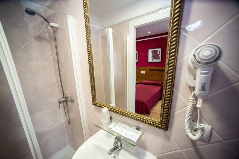 Bathroom 5, Hostal Vitorina, Soria