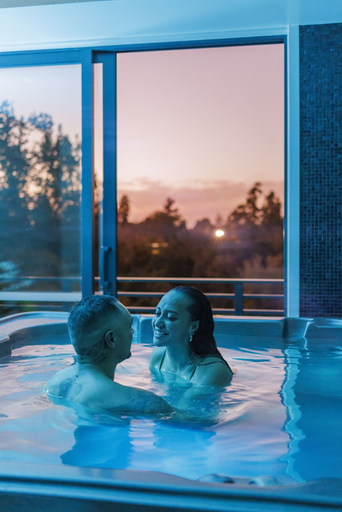 Sport & Beauty 3, Hidden Lake Hotel and Apartments, Waipa