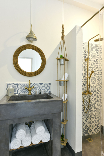 Bathroom 4, Kaz'alala Hosted B&B