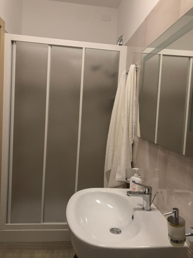 Bathroom 5, Villa Santangelo, Salerno