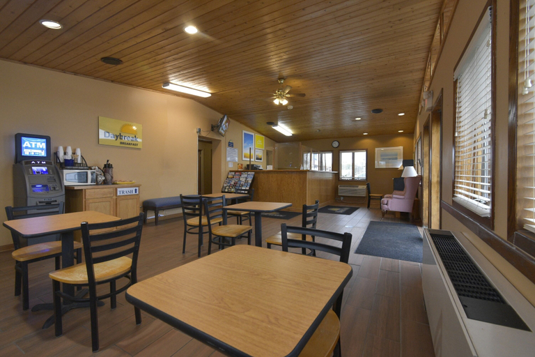 Food & Drinks 5, Days Inn by Wyndham West Allis/Milwaukee, Milwaukee