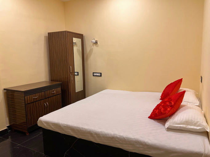 Bedroom 2, Hotel Golden suites Vashi Navi mumbai, Thane