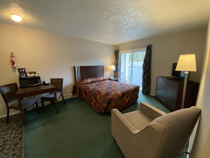 Bedroom 3, Lake Cowichan Lodge, Cowichan Valley